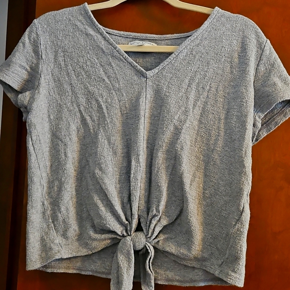 Texture And Thread.top 17 Inch Pit To Pit. 18 Inch Long